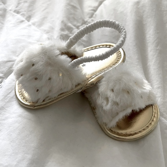 Infant Fuzzy Sandals - Picture 2 of 4